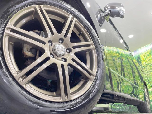 �y18�C���`�A���~�z�C�[���z�O�ςɃ}�b�`�����A���~�z�C�[���𑕒����Ă���܂��B�e��A���~�z�C�[����A�X�^�b�h���X�^�C�����戵�����Ă���܂��B���񂲑��k����������