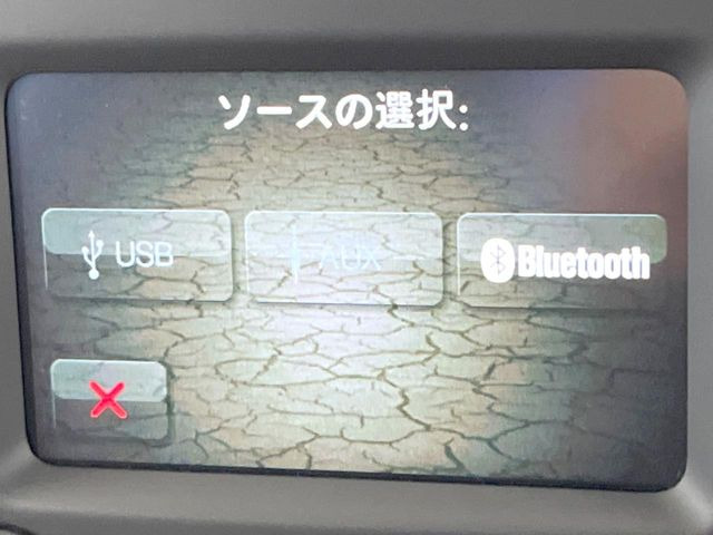 ��Bluetooth:���莝���̃X�}�[�g�t�H���ȂǂƐڑ����A�n���Y�t���[�ʘb��Տꊴ����~���[�W�b�N�Đ������y���݂��������܂��B�����ڑ��ł��̂Ŕς킵��������܂����