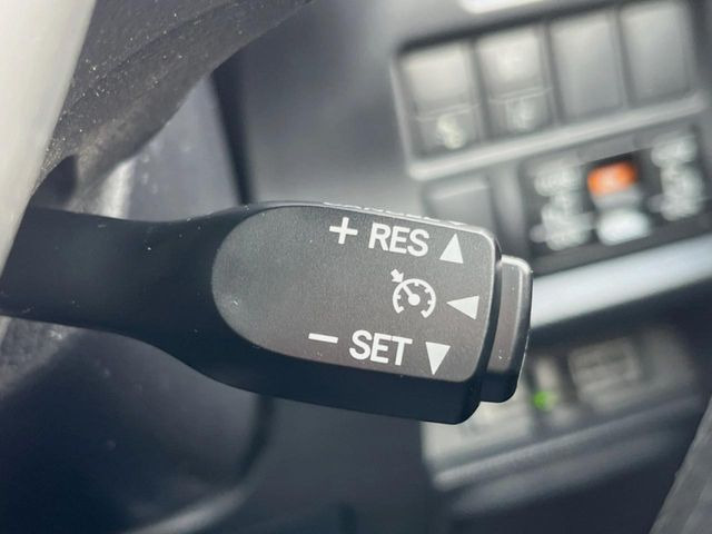 �y�N���[�Y�R���g���[���z�������H�����N���N���s�B�A�N�Z���𗣂��Ă���葬�x�ő��s���ł��A�������^�]���̕��S���y��!�����E�������ȒP�ȃX�C�b�`����Œ����ł��܂��B