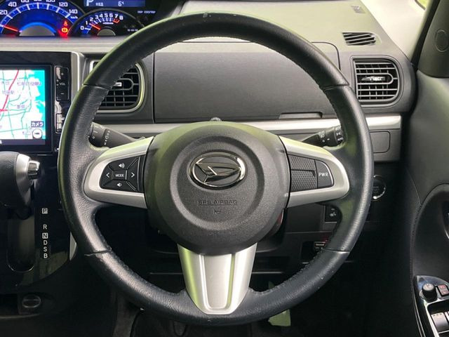 �y�X�e�A�����O�X�C�b�`�z�^�]���A�O������ڐ������炷���ƂȂ��A�I�[�f�B�I���̑��삪�\�ȕ֗��@�\!���S&���K�ȃh���C�u�����o���Ă���܂���