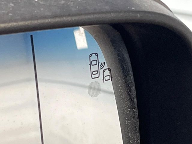 ���u���C���h�A�V�X�g�Z���T�[:���p����̎Ԃ����m���A�h���C�o�[���Ԑ��ύX���s���ۂɁA�x�����Ƌ��ɒ��ӂ𑣂��Ă������S�x���@�\�ł�!