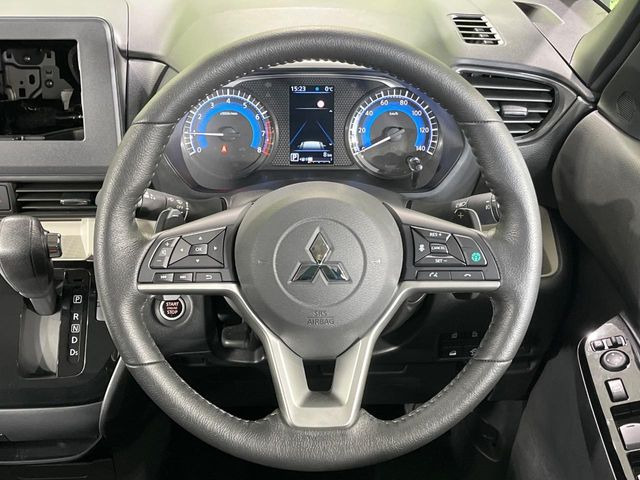 �y�����v�����X�e�A�����O�z�㎿�Ȋv���g�p���邱�ƂŁA��ɂ����������݂ƂĂ��^�]���₷���n���h���ł���