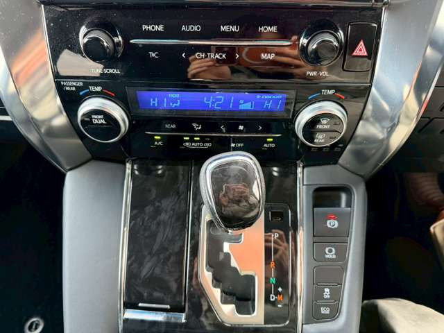 �C�ɂȂ邨�Ԃ�����܂�����E�̓d�b�ԍ����璼�ڂ��X�ɂ��₢���킹���������B�x�����@����ԗ����A��Ԃ܂łȂ�ł������������Ē����܂��B�X�^�b�t�ꓯ���A�����҂����Ă���܂��B