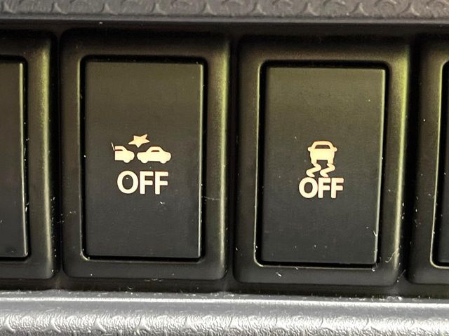 �y���[�_�[�u���[�L�T�|�[�g�z���s���ɑO���̎ԗ�����F�����A�Փ˂������Ȏ��͌x��ƃu���[�L�ŏՓˉ���Ɣ�Q�y�����A�V�X�g�B�����S�Ƀh���C�u�����y���݂��������܂��B