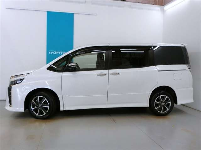 ヴォクシー2.0 ZS 煌III 4WD