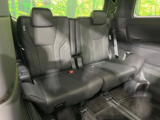 3列目シートはもちろん状態良好☆大人でもゆったりと座って頂けますので、大人数でのお出かけもラクラクです♪ご家族で、気の知れた仲間で、ドライブに行くのが楽しみですね♪