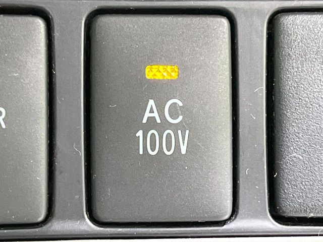 �y�A�N�Z�T���[�R���Z���g�z�L�����v��X�|�[�c�A�A�E�g�h�A�ł̃A�N�e�B�r�e�B�͂������A�ЊQ�E��d�̍ۂɏ����ɂ��Ȃ�AC100V�R���Z���g�𑕔���P�[�^�C��^�u���b�g�A�Q�[���@��̏[�d�ɂ���