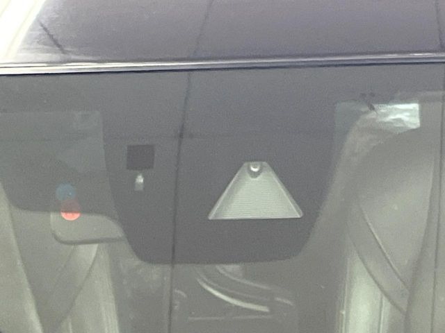 �yi-ACTIVESENSE�z���s���ɑO���̎ԗ�����F�����A�Փ˂������Ȏ��͌x��ƃu���[�L�ŏՓˉ���Ɣ�Q�y�����A�V�X�g�B�����S�Ƀh���C�u�����y���݂��������܂��B