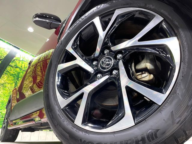 �y����18�C���`�A���~�z�C�[���z�O�ςɃ}�b�`���������A���~�z�C�[���𑕒����Ă���܂��B�e��ЊO�A���~�z�C�[����A�X�^�b�h���X�^�C�����戵�����Ă���܂��B���񂲑��k����������