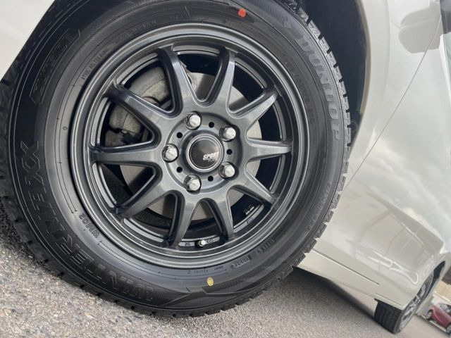 �y15�C���`�A���~�z�C�[���z�O�ςɃ}�b�`�����A���~�z�C�[���𑕒����Ă���܂��B�e��A���~�z�C�[����A�X�^�b�h���X�^�C�����戵�����Ă���܂��B���񂲑��k����������