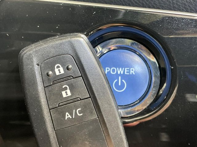 �y�X�}�[�g�L�[�z�J�o����|�P�b�g�ɓ��ꂽ�܂܂ł��h�A�̎{���E�������\�ȃX�}�[�g�L�[�𑕔��B�G���W���̃I���E�I�t�����J�M�����o���K�v����������Ƃ��Ă��֗��ł���