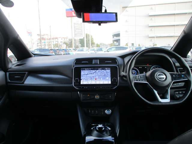 リーフe+ X 90周年記念車