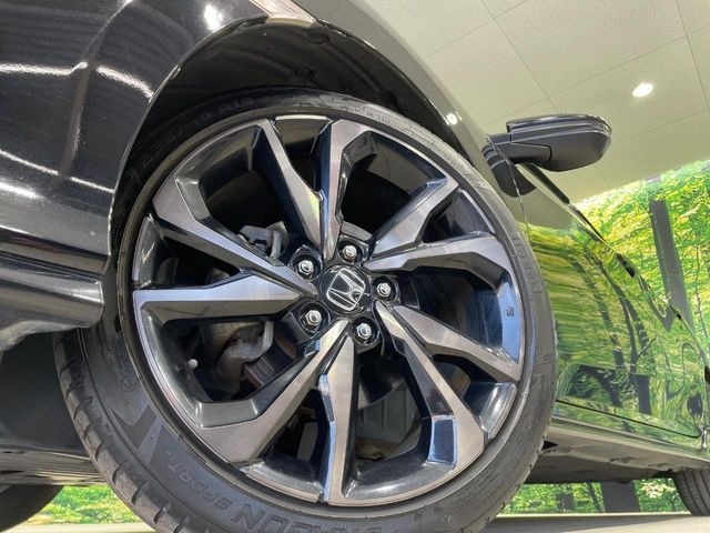 �y����18�C���`�A���~�z�C�[���z�O�ςɃ}�b�`���������A���~�z�C�[���𑕒����Ă���܂��B�e��ЊO�A���~�z�C�[����A�X�^�b�h���X�^�C�����戵�����Ă���܂��B���񂲑��k����������