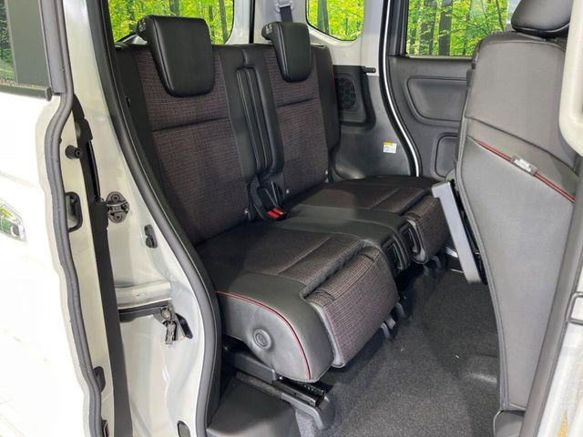 ���i���ȃI���W�i���t���A�}�b�g���I�v�V�����ɂĂ��p�ӂ��Ă���܂��B���D���ȃf�U�C����J���[�����Ԃɍ��킹�đI��ł����������Ƃ��ł��܂���