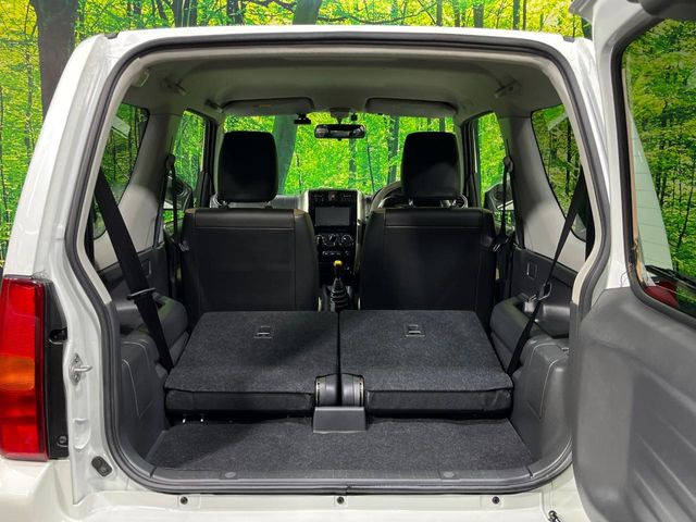 ���i�̂���������ʋ΁A���}���ɏ\���ȉ׎��X�y�[�X���m�ۂ��Ă���܂��B�Z�J���h�V�[�g��|���ƁA�傫�ȉו��̐ύڂ��\�ł���