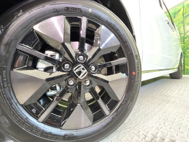 �y�����A���~�z�C�[���z�O�ςɃ}�b�`���������A���~�z�C�[���𑕒����Ă���܂��B�e��ЊO�A���~�z�C�[����A�X�^�b�h���X�^�C�����戵�����Ă���܂��B���񂲑��k����������