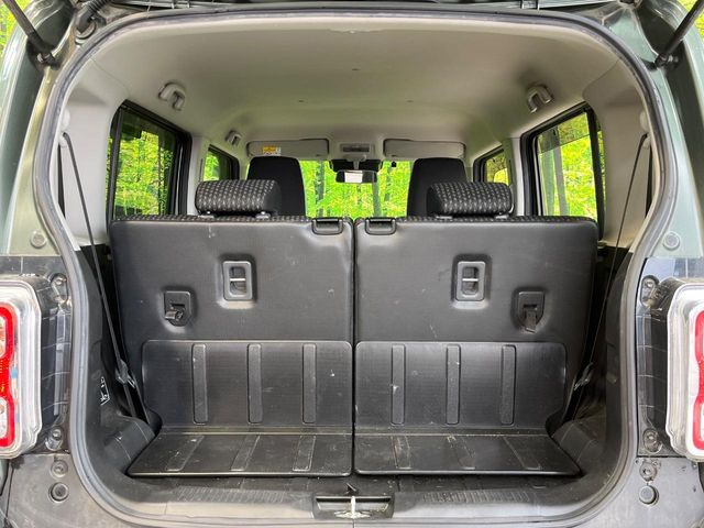 ���i�̂���������ʋ΁A���}���ɏ\���ȉ׎��X�y�[�X���m�ۂ��Ă���܂��B�Z�J���h�V�[�g��|���ƁA�傫�ȉו��̐ύڂ��\�ł���