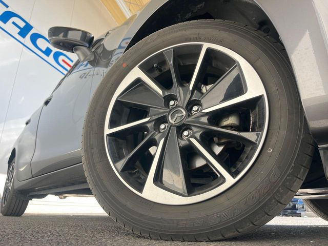 �y����16�C���`�A���~�z�C�[���z�O�ςɃ}�b�`���������A���~�z�C�[���𑕒����Ă���܂��B�e��ЊO�A���~�z�C�[����A�X�^�b�h���X�^�C�����戵�����Ă���܂��B���񂲑��k����������