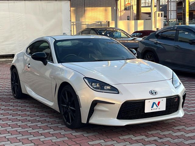 �������x�̃K���X�疌�ŝ����͂������A�㎿�ȃc���E����������B���O����_���J�����؂Ȉ��Ԃ�ی삵�A�F�����E�򉻂�h�~�B�u�e�X�v���b�V���R�[�g�v�A�u�e�v���~�b�T�R�[�g�v���炨�I�т��������܂��B