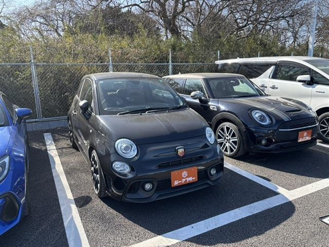 アバルト595(フィアット) コンペティツィオーネ　禁煙車 5MT ハーフレザーシート 中古車画像