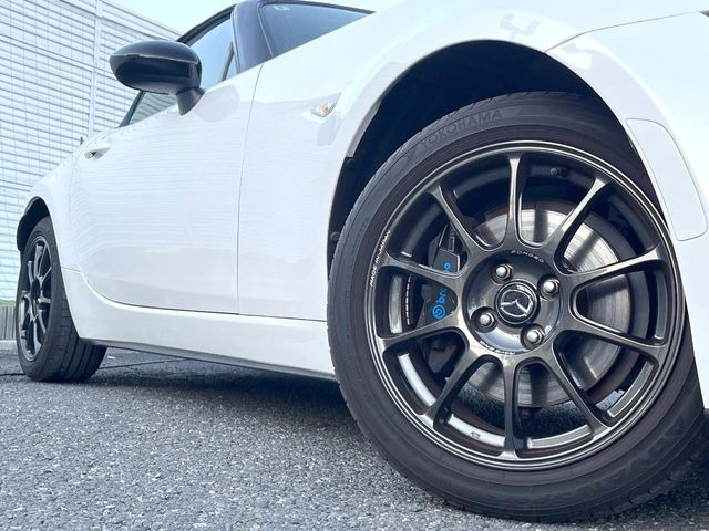 �y�����A���~�z�C�[���z�O�ςɃ}�b�`���������A���~�z�C�[���𑕒����Ă���܂��B�e��ЊO�A���~�z�C�[����A�X�^�b�h���X�^�C�����戵�����Ă���܂��B���񂲑��k����������