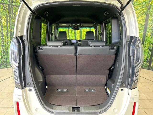 ���i�̂���������ʋ΁A���}���ɏ\���ȉ׎��X�y�[�X���m�ۂ��Ă���܂��B�Z�J���h�V�[�g��|���ƁA�傫�ȉו��̐ύڂ��\�ł���