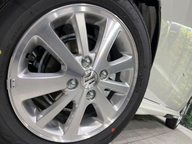 �y����14�C���`�A���~�z�C�[���z�O�ςɃ}�b�`���������A���~�z�C�[���𑕒����Ă���܂��B�e��ЊO�A���~�z�C�[����A�X�^�b�h���X�^�C�����戵�����Ă���܂��B���񂲑��k����������