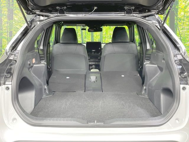 ���i�̂���������ʋ΁A���}���ɏ\���ȉ׎��X�y�[�X���m�ۂ��Ă���܂��B�Z�J���h�V�[�g��|���ƁA�傫�ȉו��̐ύڂ��\�ł���