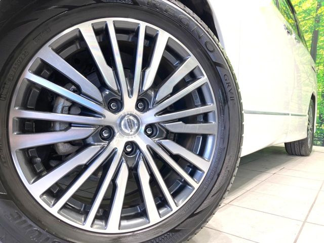 �y����18�C���`�A���~�z�C�[���z�O�ςɃ}�b�`���������A���~�z�C�[���𑕒����Ă���܂��B�e��ЊO�A���~�z�C�[����A�X�^�b�h���X�^�C�����戵�����Ă���܂��B���񂲑��k����������