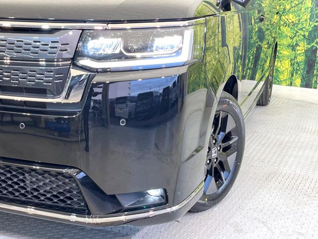 【シーケンシャルターンランプ付きLEDヘッドライト】人気の『流れるウィンカー』付きのLEDヘッドライトを装備♪高級感はもちろん、点灯時は存在感たっぷりで他車からも認識されやすく安心です。