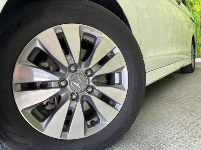 �y����16�C���`�A���~�z�C�[���z�O�ςɃ}�b�`���������A���~�z�C�[���𑕒����Ă���܂��B�e��ЊO�A���~�z�C�[����A�X�^�b�h���X�^�C�����戵�����Ă���܂��B���񂲑��k����������