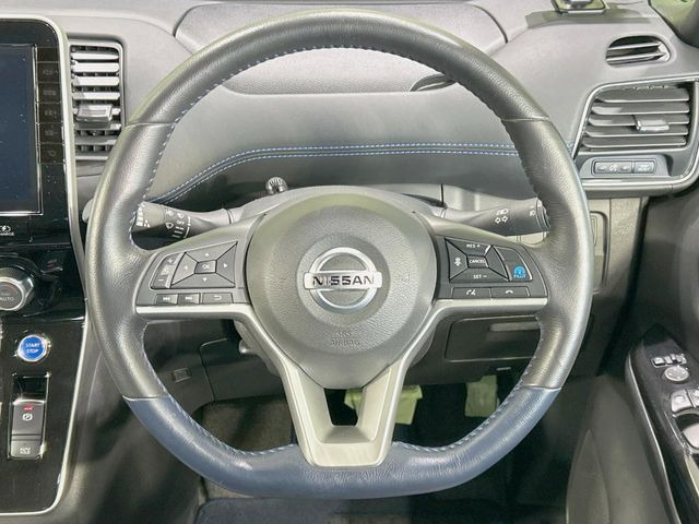 �y�����v�����X�e�A�����O�z�㎿�Ȋv���g�p���邱�ƂŁA��ɂ����������݂ƂĂ��^�]���₷���n���h���ł���