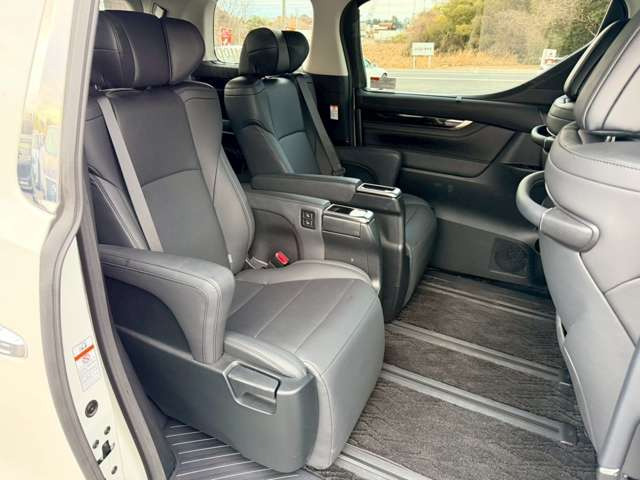 �C�ɂȂ邨�Ԃ�����܂�����E�̓d�b�ԍ����璼�ڂ��X�ɂ��₢���킹���������B�x�����@����ԗ����A��Ԃ܂łȂ�ł������������Ē����܂��B�X�^�b�t�ꓯ���A�����҂����Ă���܂��B