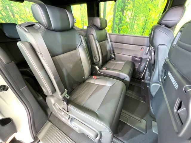 ���i���ȃI���W�i���t���A�}�b�g���I�v�V�����ɂĂ��p�ӂ��Ă���܂��B���D���ȃf�U�C����J���[�����Ԃɍ��킹�đI��ł����������Ƃ��ł��܂���