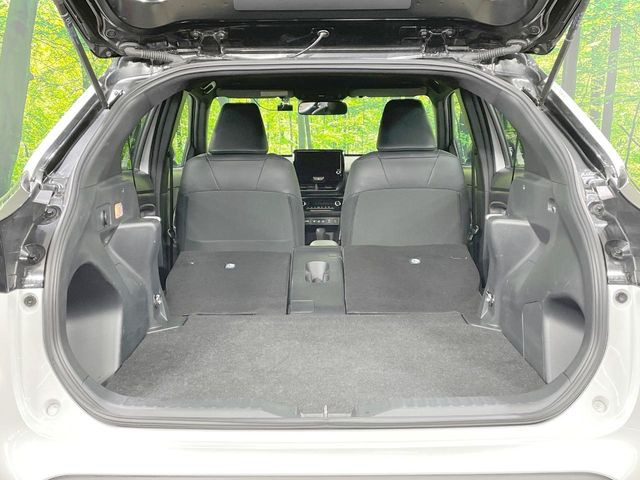 ���i�̂���������ʋ΁A���}���ɏ\���ȉ׎��X�y�[�X���m�ۂ��Ă���܂��B�Z�J���h�V�[�g��|���ƁA�傫�ȉו��̐ύڂ��\�ł���