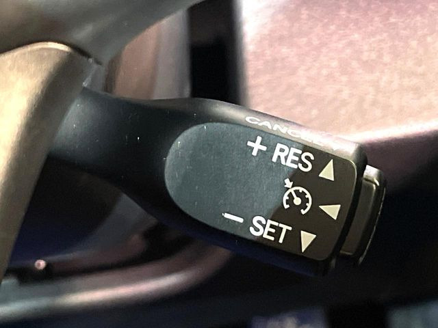 �y�N���[�Y�R���g���[���z�������H�����N���N���s�B�A�N�Z���𗣂��Ă���葬�x�ő��s���ł��A�������^�]���̕��S���y��!�����E�������ȒP�ȃX�C�b�`����Œ����ł��܂��B