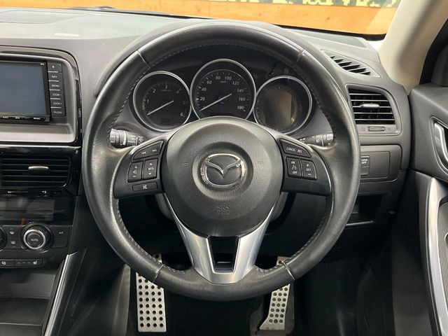 �y�����v�����X�e�A�����O�z�㎿�Ȋv���g�p���邱�ƂŁA��ɂ����������݂ƂĂ��^�]���₷���n���h���ł���