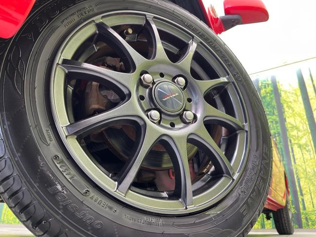 �y14�C���`�A���~�z�C�[���z�O�ςɃ}�b�`�����A���~�z�C�[���𑕒����Ă���܂��B�e��A���~�z�C�[����A�X�^�b�h���X�^�C�����戵�����Ă���܂��B���񂲑��k����������