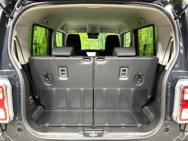 ���i�̂���������ʋ΁A���}���ɏ\���ȉ׎��X�y�[�X���m�ۂ��Ă���܂��B�Z�J���h�V�[�g��|���ƁA�傫�ȉו��̐ύڂ��\�ł���