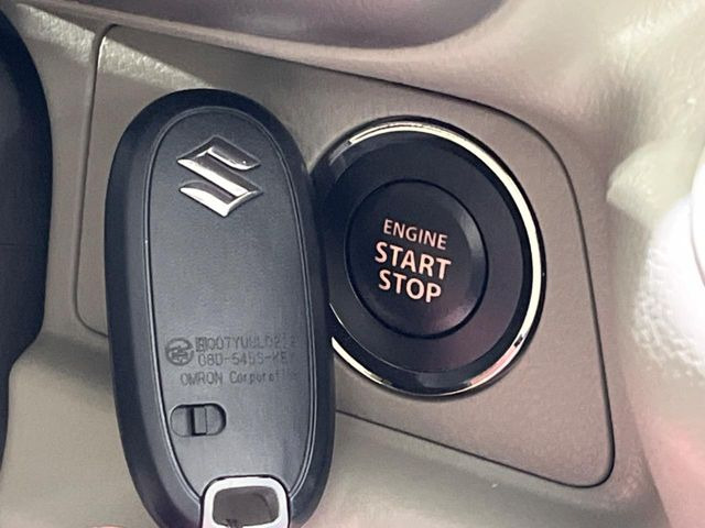 �y�L�[�t���[�V�X�e���z�J�o����|�P�b�g�ɓ��ꂽ�܂܂ł��h�A�̎{���E�������\�ȃX�}�[�g�L�[�𑕔��B�G���W���̃I���E�I�t�����J�M�����o���K�v����������Ƃ��Ă��֗��ł���