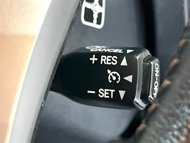 �y�N���[�Y�R���g���[���z�������H�����N���N���s�B�A�N�Z���𗣂��Ă���葬�x�ő��s���ł��A�������^�]���̕��S���y��!�����E�������ȒP�ȃX�C�b�`����Œ����ł��܂��B