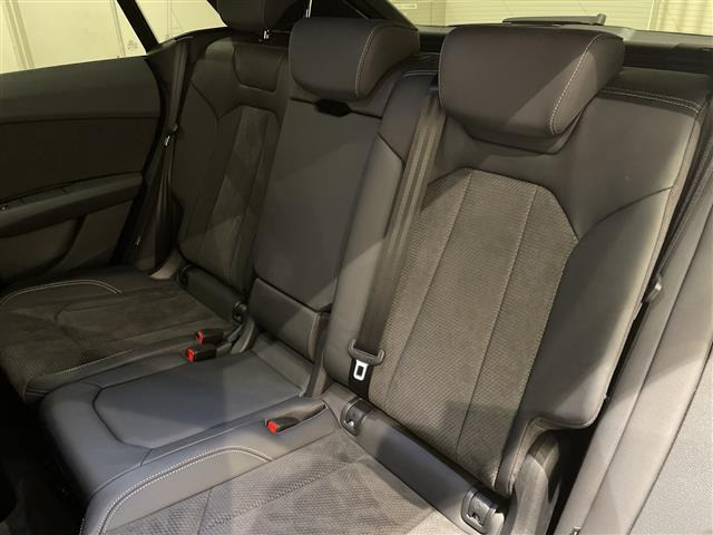 Q855 TFSI クワトロ Sライン 4WD