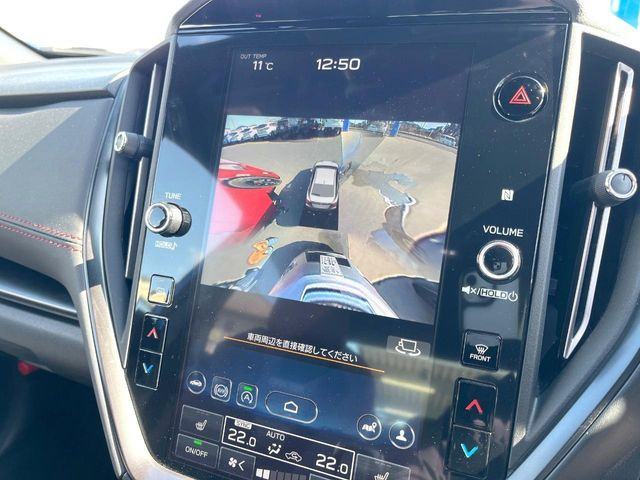 �y�}���`�e���C�����j�^�[�z�Ԃ̃t�����g��T�C�h�̃J�����摜�𓯎��Ƀ��j�^�[�\�����邱�ƂŁA���H�⋷�����𑖍s���ł����͂̏󋵊m�F���ł����S!�{�iSUV�ɂ��ꂵ�������ł���