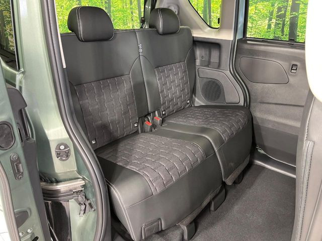 ���i���ȃI���W�i���t���A�}�b�g���I�v�V�����ɂĂ��p�ӂ��Ă���܂��B���D���ȃf�U�C����J���[�����Ԃɍ��킹�đI��ł����������Ƃ��ł��܂���