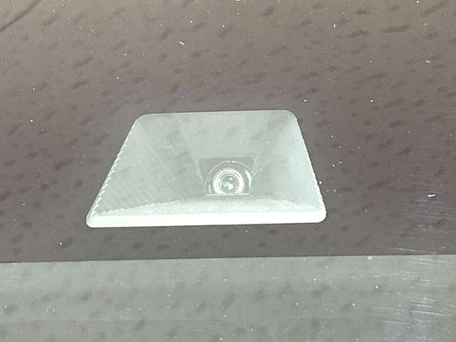 �y�z���_�Z���V���O�z���s���ɑO���̎ԗ�����F�����A�Փ˂������Ȏ��͌x��ƃu���[�L�ŏՓˉ���Ɣ�Q�y�����A�V�X�g�B�����S�Ƀh���C�u�����y���݂��������܂��B