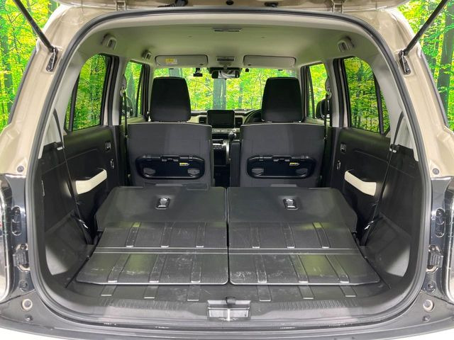 ���i�̂���������ʋ΁A���}���ɏ\���ȉ׎��X�y�[�X���m�ۂ��Ă���܂��B�Z�J���h�V�[�g��|���ƁA�傫�ȉו��̐ύڂ��\�ł���