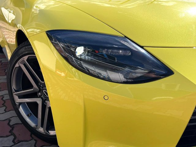 �yLED�w�b�h���C�g�z���V����ԑ��s�����ǍD�Ȏ��E���m�ۂ����S���ĉ^�]�ł��鍂�P�xLED�w�b�h���C�g�𑕔�!�_�����x�������A����d�͂��}�����Ă��܂��B