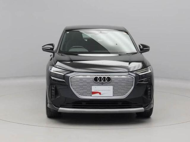 Q4スポーツバックe-tron40 アドバンスド