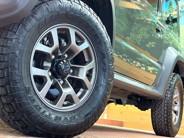 �y����15�C���`�A���~�z�C�[���z�O�ςɃ}�b�`���������A���~�z�C�[���𑕒����Ă���܂��B�e��ЊO�A���~�z�C�[����A�X�^�b�h���X�^�C�����戵�����Ă���܂��B���񂲑��k����������