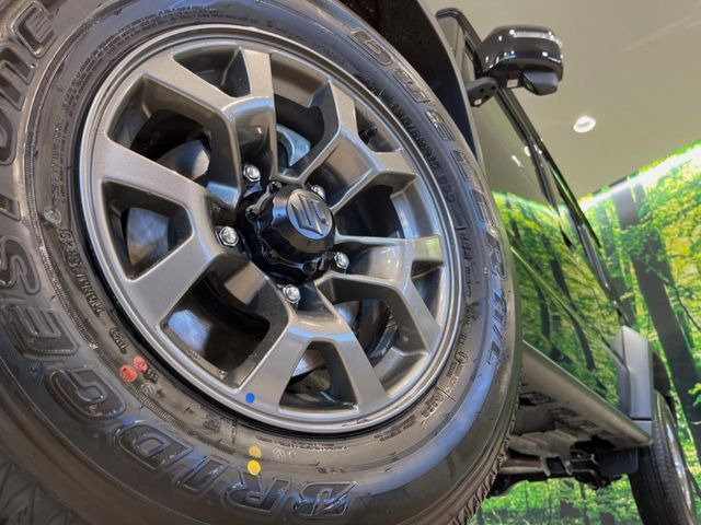 �y����15�C���`�A���~�z�C�[���z�O�ςɃ}�b�`���������A���~�z�C�[���𑕒����Ă���܂��B�e��ЊO�A���~�z�C�[����A�X�^�b�h���X�^�C�����戵�����Ă���܂��B���񂲑��k����������